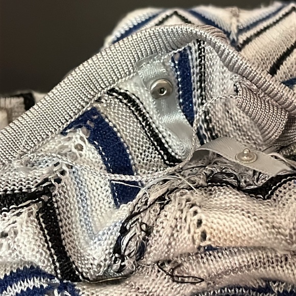 White House Black Market ZigZag Cross-Back White, Blue, Gray Sweater in Medium - Picture 16 of 16